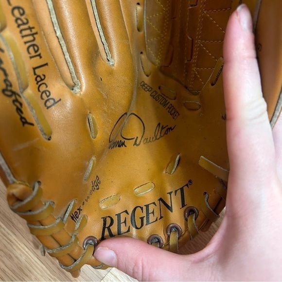 Regal Sports Youth Baseball Glove Darren Daulton Left 10” Leather Laced - Picture 7 of 8